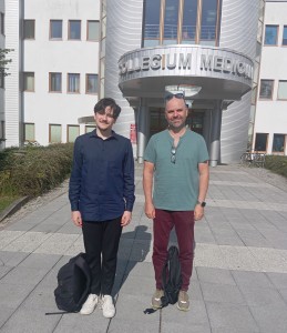 Wizyta specjalistów z zakresu psychologii eksperymentalnej z Université Libre de Bruxelles. Kliknij, aby powiększyć zdjęcie.